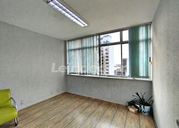 Conjunto para alugar com 119m² no bairro Centro em Porto Alegre