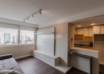 Apartamento para alugar com 86m², 3 dormitórios, 2 vagas no bairro Passo d'Areia em Porto Alegre