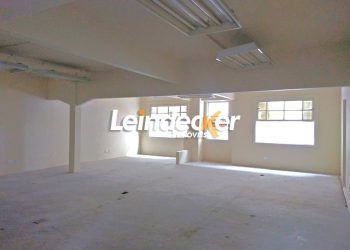 Sala para alugar com 125m² no bairro Centro em Porto Alegre