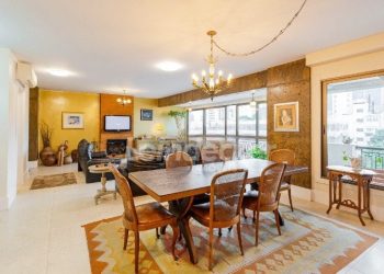 Apartamento para alugar com 161m², 3 dormitórios, 3 vagas no bairro Moinhos de Vento em Porto Alegre