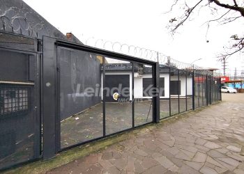 Loja para alugar com 200m², 7 vagas no bairro Santa Cecilia em Porto Alegre