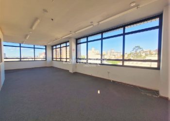 Sala para alugar com 55m², 1 vaga no bairro São Geraldo em Porto Alegre