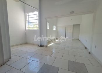 Loja para alugar com 45m², 2 vagas no bairro Três Figueiras em Porto Alegre