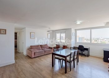 Apartamento para alugar com 72m², 2 dormitórios, 2 vagas no bairro Higienópolis em Porto Alegre