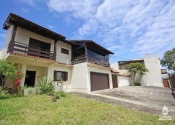 Casa Comercial para alugar com 750m², 7 dormitórios, 20 vagas no bairro Aberta dos Morros em Porto Alegre