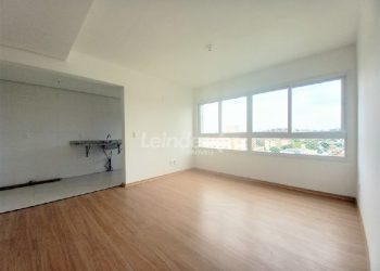 Apartamento para alugar com 62m², 2 dormitórios, 1 vaga no bairro Jardim do Salso em Porto Alegre