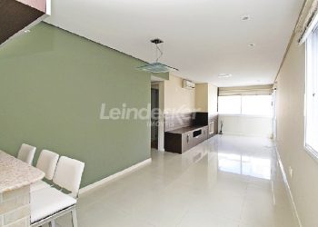 Apartamento para alugar com 78m², 2 dormitórios, 3 vagas no bairro Bela Vista em Porto Alegre