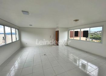 Sala para alugar com 45m², 1 vaga no bairro Espirito Santo em Porto Alegre