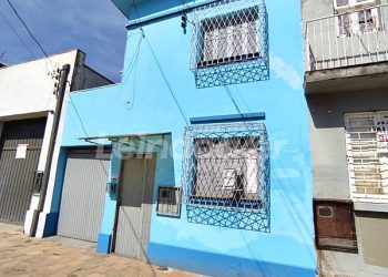 Casa Comercial para alugar com 150m², 4 vagas no bairro Floresta em Porto Alegre