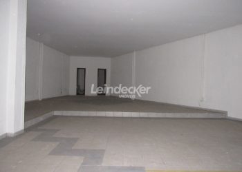 Loja para alugar com 110m² no bairro São João em Porto Alegre