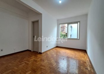 Apartamento para alugar com 50m², 1 dormitório, 1 vaga no bairro Vila Ipiranga em Porto Alegre