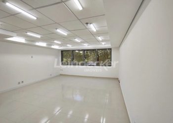 Sala para alugar com 37m², 1 vaga no bairro Boa Vista em Porto Alegre