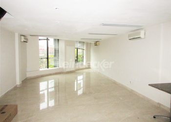 Sala para alugar com 141m², 1 vaga no bairro Rio Branco em Porto Alegre
