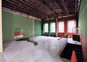 Casa Comercial para alugar com 600m², 1 dormitório no bairro Independência em Porto Alegre