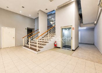Prédio para alugar com 700m², 8 vagas no bairro Cidade Baixa em Porto Alegre