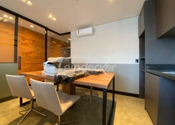 Sala para alugar com 36m², 1 vaga no bairro Santana em Porto Alegre