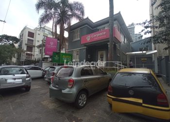 Casa Comercial para alugar com 330m², 5 dormitórios no bairro Moinhos de Vento em Porto Alegre