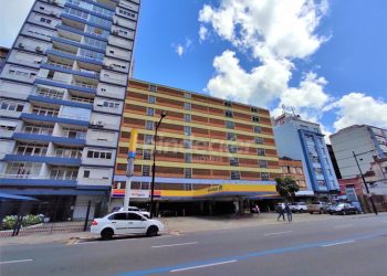 Box para alugar com 12m², 1 vaga no bairro Centro em Porto Alegre