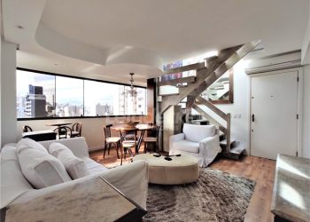 Cobertura para alugar com 136m², 2 dormitórios, 2 vagas no bairro Petrópolis em Porto Alegre