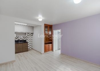 Apartamento para alugar com 61m², 2 dormitórios, 2 vagas no bairro Santana em Porto Alegre