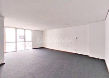 Sala para alugar com 55m² no bairro Floresta em Porto Alegre