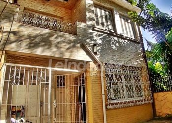 Casa Comercial para alugar com 235m², 4 dormitórios, 2 vagas no bairro Petrópolis em Porto Alegre