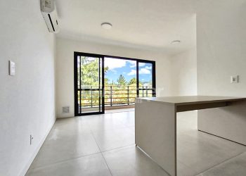 Apartamento para alugar com 47m², 1 dormitório, 2 vagas no bairro Jardim do Salso em Porto Alegre