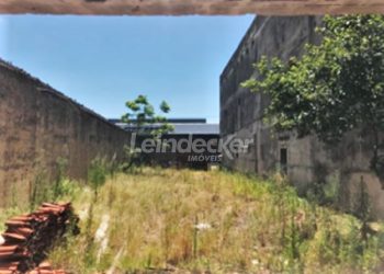 Terreno para alugar com 489m², 5 vagas no bairro Navegantes em Porto Alegre