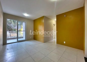 Apartamento para alugar com 70m², 3 dormitórios, 1 vaga no bairro Teresópolis em Porto Alegre