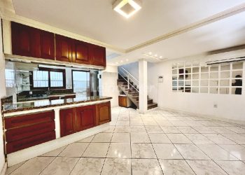 Casa para alugar com 71m², 2 dormitórios, 1 vaga no bairro Sarandi em Porto Alegre