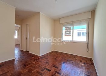 Apartamento para alugar com 60m², 2 dormitórios, 1 vaga no bairro Vila Ipiranga em Porto Alegre