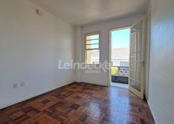 Apartamento para alugar com 80m², 3 dormitórios no bairro São Geraldo em Porto Alegre