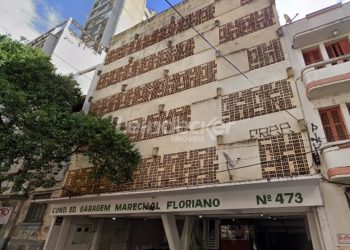 Box para alugar com 10m², 1 vaga no bairro Centro em Porto Alegre