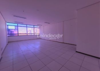 Sala para alugar com 45m², 1 vaga no bairro São Geraldo em Porto Alegre