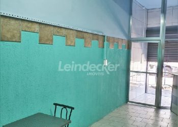 Loja para alugar com 230m², 1 dormitório no bairro São João em Porto Alegre