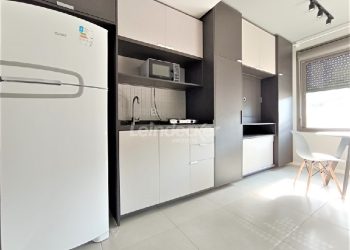 Loft para alugar com 27m², 1 dormitório, 1 vaga no bairro Cidade Baixa em Porto Alegre