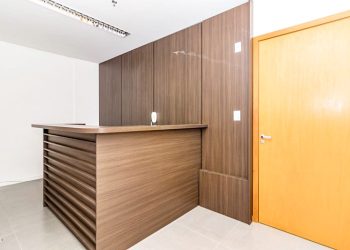 Sala para alugar com 60m², 2 vagas no bairro Menino Deus em Porto Alegre