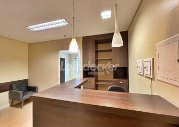 Sala para alugar com 32m², 1 vaga no bairro Menino Deus em Porto Alegre