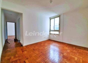 Apartamento para alugar com 53m², 1 dormitório, 1 vaga no bairro Centro em Porto Alegre