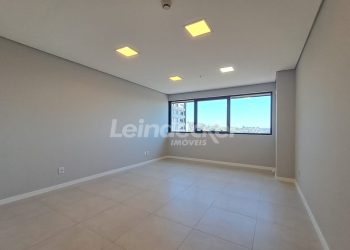 Sala para alugar com 30m² no bairro Teresópolis em Porto Alegre