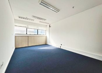 Sala para alugar com 25m², 1 vaga no bairro Três Figueiras em Porto Alegre