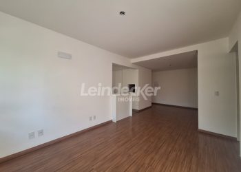 Apartamento para alugar com 65m², 2 dormitórios, 1 vaga no bairro Passo d'Areia em Porto Alegre