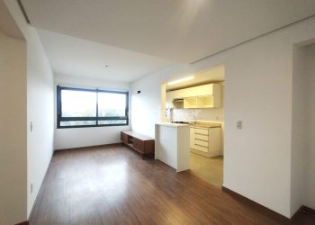 Apartamento para alugar com 65m², 2 dormitórios, 1 vaga no bairro Passo d'Areia em Porto Alegre