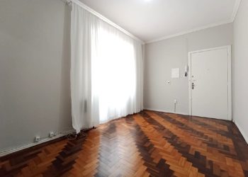 Apartamento para alugar com 50m², 2 dormitórios no bairro Menino Deus em Porto Alegre