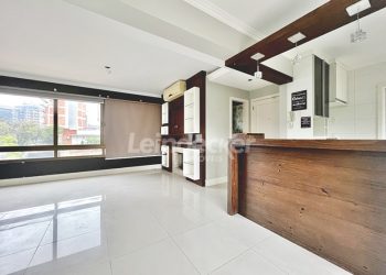 Apartamento para alugar com 95m², 3 dormitórios, 3 vagas no bairro Petrópolis em Porto Alegre