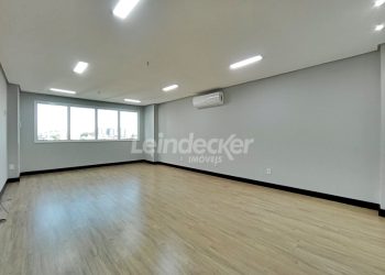 Sala para alugar com 43m², 1 vaga no bairro Cristo Redentor em Porto Alegre
