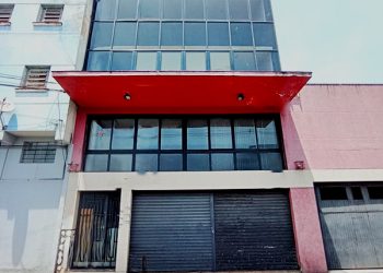 Prédio para alugar com 750m², 8 vagas no bairro Floresta em Porto Alegre