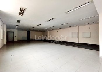 Loja para alugar com 340m² no bairro Teresópolis em Porto Alegre