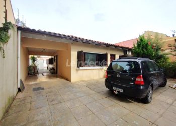 Casa Comercial para alugar com 189m², 4 dormitórios, 3 vagas no bairro Ipanema em Porto Alegre