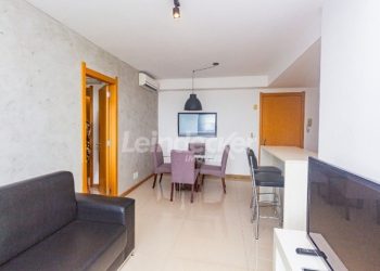 Apartamento para alugar com 58m², 1 dormitório, 1 vaga no bairro Três Figueiras em Porto Alegre